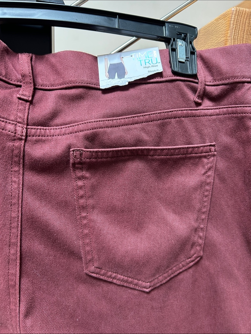 Time and Tru Skinny Jeans in Wine/Burgundy - Picture 2 of 3